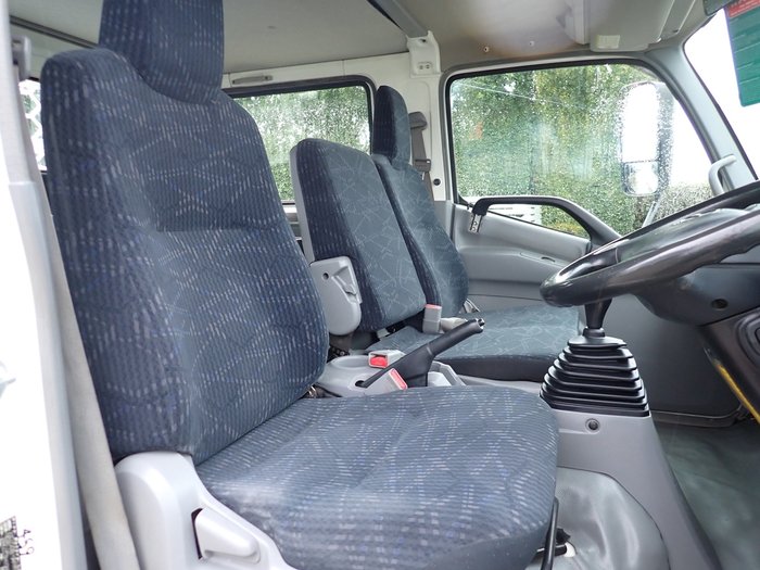 2014 HINO DUTRO 300 WHITE