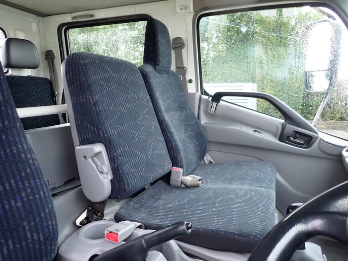 2014 HINO DUTRO 300 WHITE