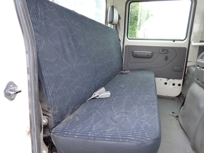 2014 HINO DUTRO 300 WHITE