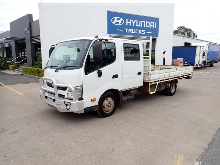 2014 HINO DUTRO 300 WHITE