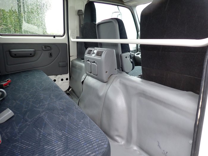 2014 HINO DUTRO 300 WHITE