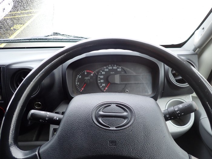 2014 HINO DUTRO 300 WHITE