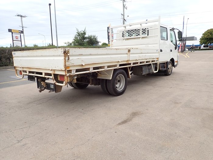 2014 HINO DUTRO 300 WHITE
