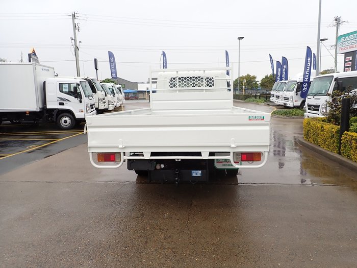 2014 HINO DUTRO 300 WHITE