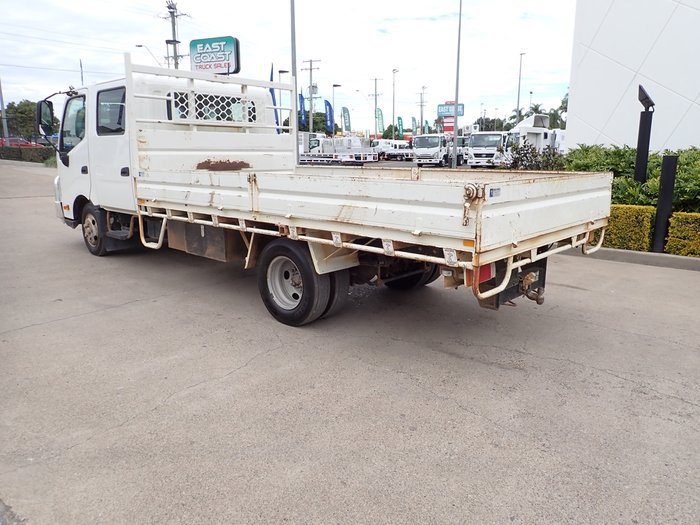 2014 HINO DUTRO 300 WHITE