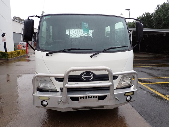 2014 HINO DUTRO 300 WHITE