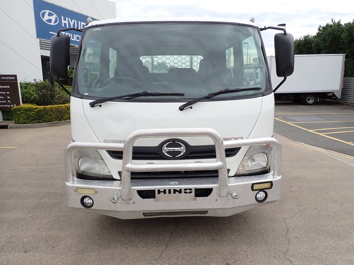2014 HINO DUTRO 300 WHITE