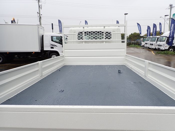 2014 HINO DUTRO 300 WHITE