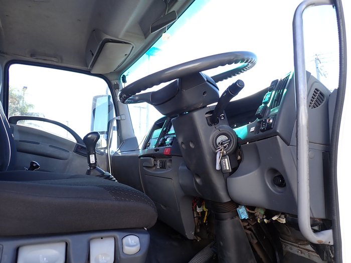 2011 ISUZU FVR 1000 WHITE