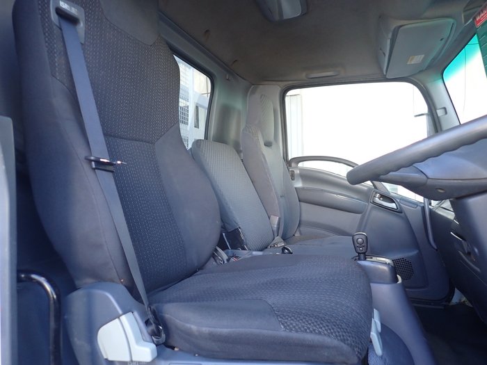 2018 ISUZU FRR 107-210 WHITE