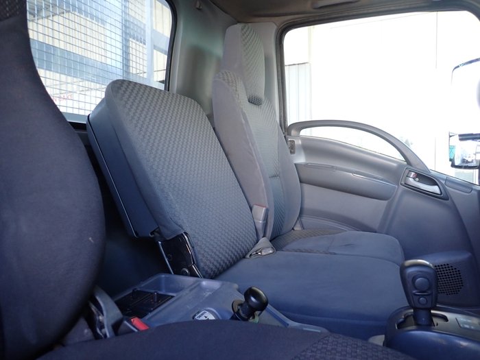 2018 ISUZU FRR 107-210 WHITE