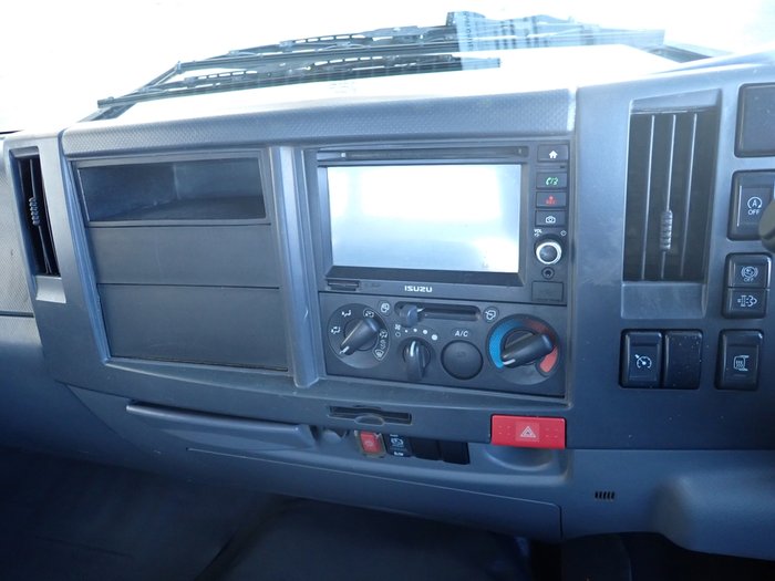 2018 ISUZU FRR 107-210 WHITE