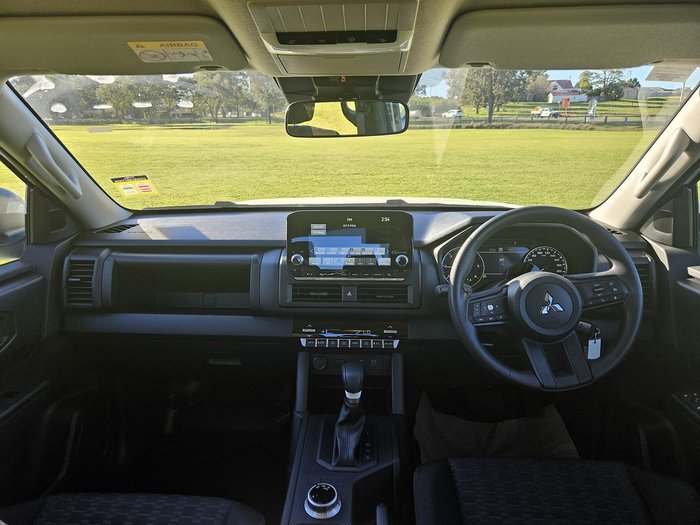 2025 Mitsubishi Triton GLX MV MY25 4X4 Dual Range White