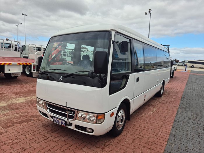 2020 Fuso Rosa Deluxe AUTO 25 Seater
