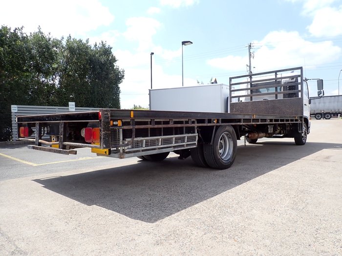 2018 HINO FG 1J WHITE