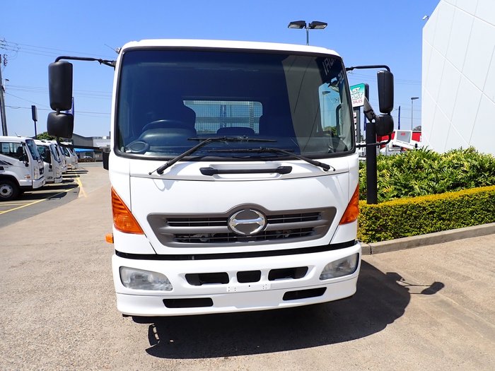 2018 HINO FG 1J WHITE