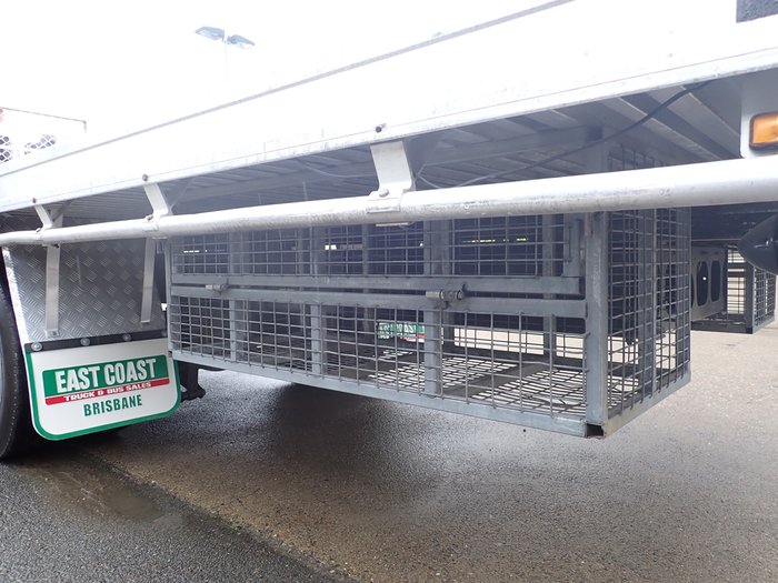 2017 HINO FE 1426 WHITE