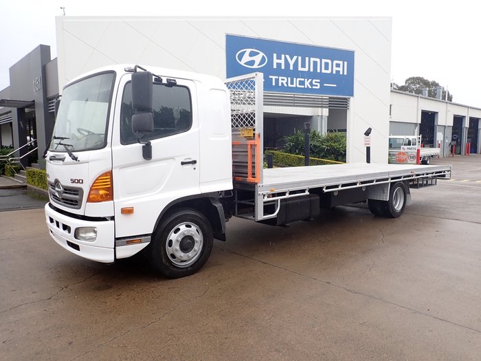 2017 HINO FE 1426