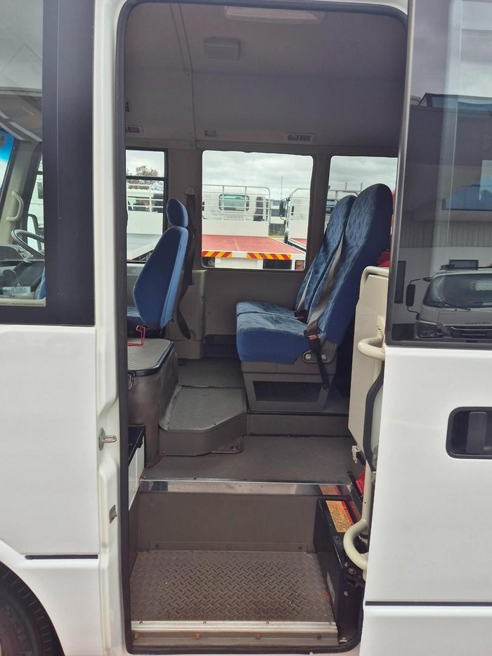 2020 Fuso Rosa Deluxe Auto 25 Seater