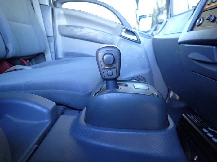 2015 ISUZU NQR 450 WHITE