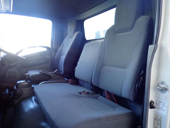 2015 ISUZU NQR 450 WHITE