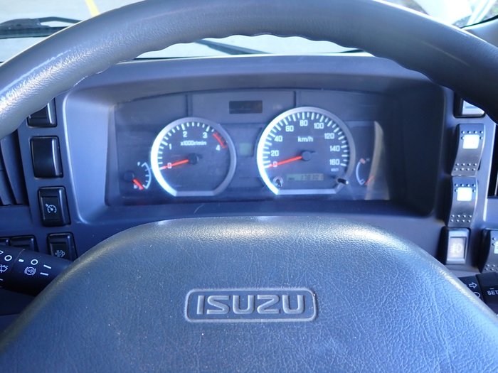 2015 ISUZU NQR 450 WHITE