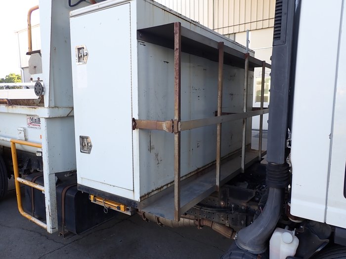 2015 ISUZU NQR 450 WHITE