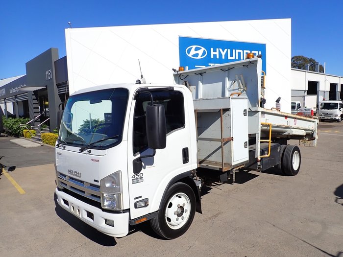2015 ISUZU NQR 450 WHITE