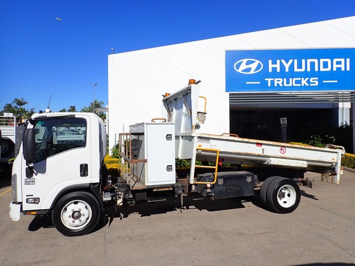 2015 ISUZU NQR 450 WHITE