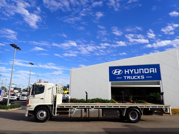 2014 HINO GH 1728 WHITE