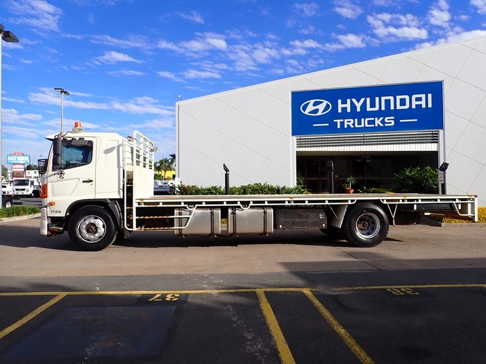 2014 HINO GH 1728 WHITE