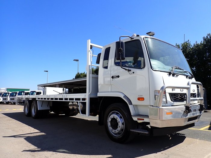 2017 MITSUBISHI FIGHTER 2427 WHITE