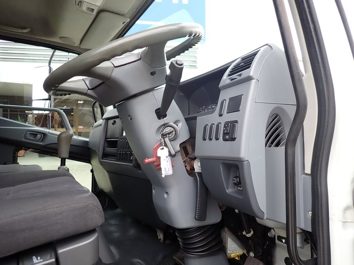 2018 MITSUBISHI FIGHTER 1427 WHITE
