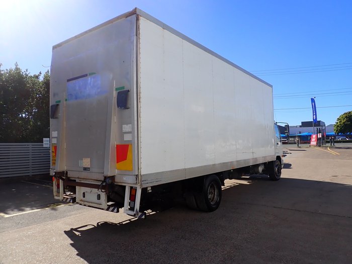 2018 MITSUBISHI FIGHTER 1427 WHITE