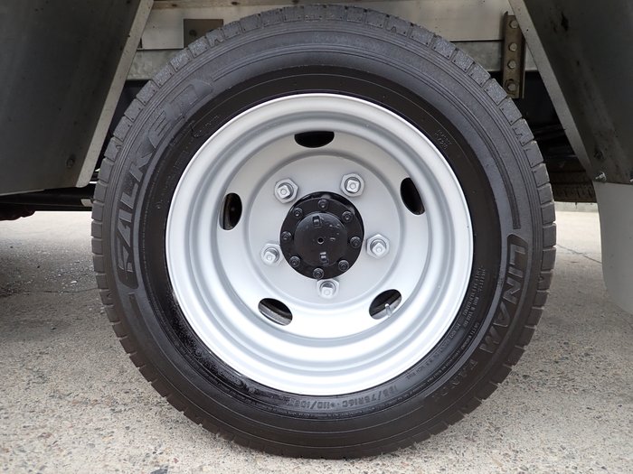 2018 ISUZU NLR 45-150
