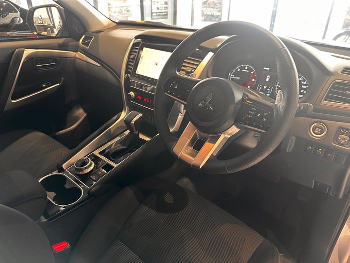 2024 Mitsubishi Pajero Sport GLS