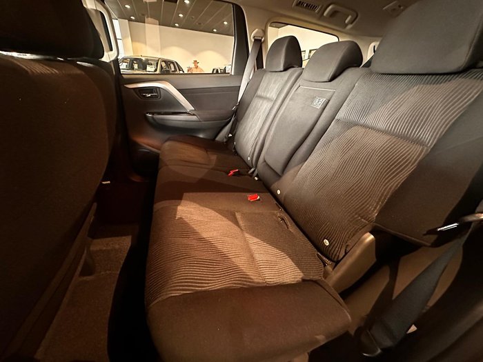 2024 Mitsubishi Pajero Sport GLS