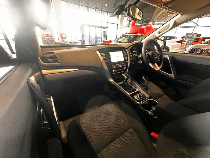 2024 Mitsubishi Pajero Sport GLS