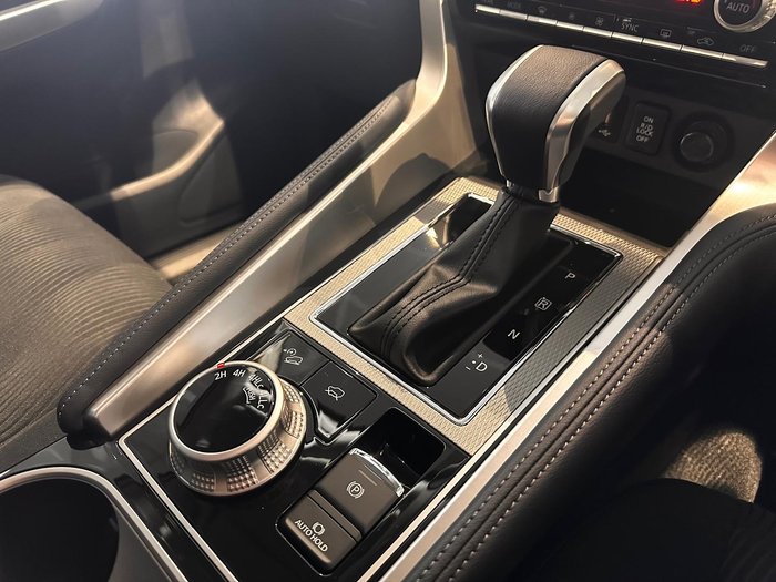 2024 Mitsubishi Pajero Sport GLS