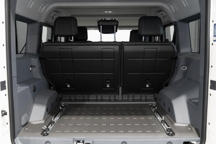 2024 INEOS Grenadier Station Wagon MY24 4X4 Dual Range Scottish White