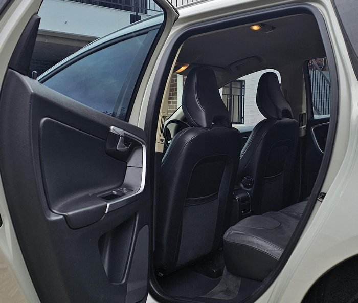 2012 Volvo XC60 D4 Teknik MY13 Ice White