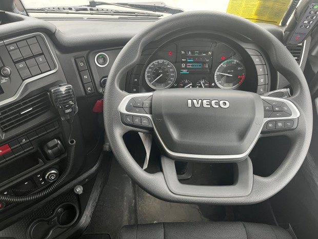 2025 Iveco S-WAY AS 550  