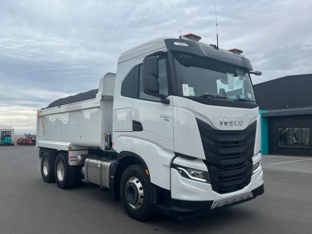 2025 Iveco S-WAY AS 550