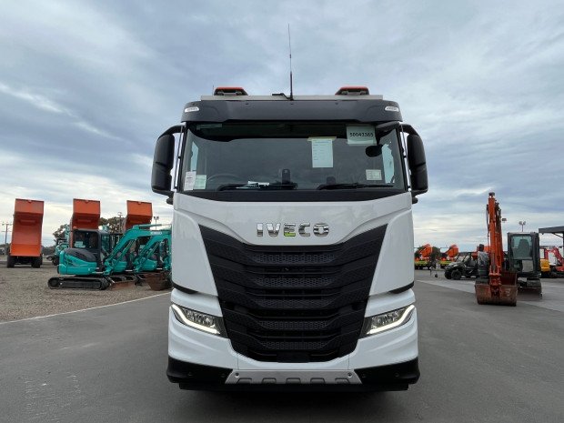 2025 Iveco S-WAY AS 550