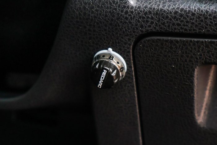 2015 Isuzu MU-X LS-T MY15 4X4 Dual Range Titanium Silver