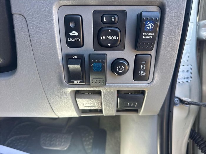 2007 Toyota Hilux SR5 KUN26R MY07 4X4 Sterling Silver