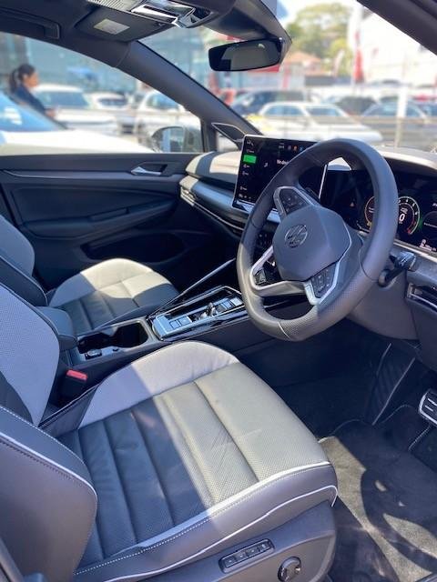 2025 Volkswagen Golf 110TSI R-Line