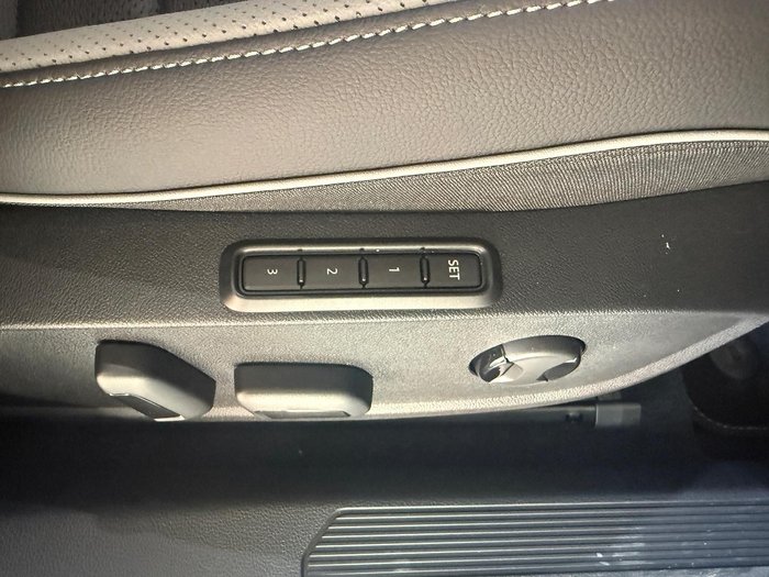 2025 Volkswagen Golf 110TSI R-Line