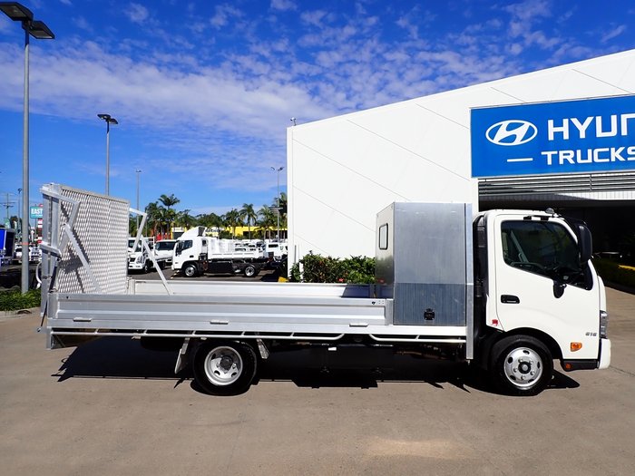 2022 HINO DUTRO 616