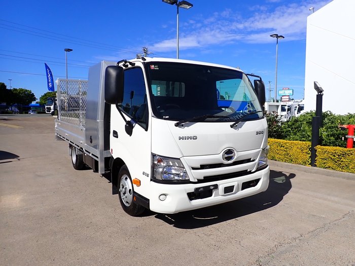 2022 HINO DUTRO 616